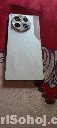 Tecno Camon 30